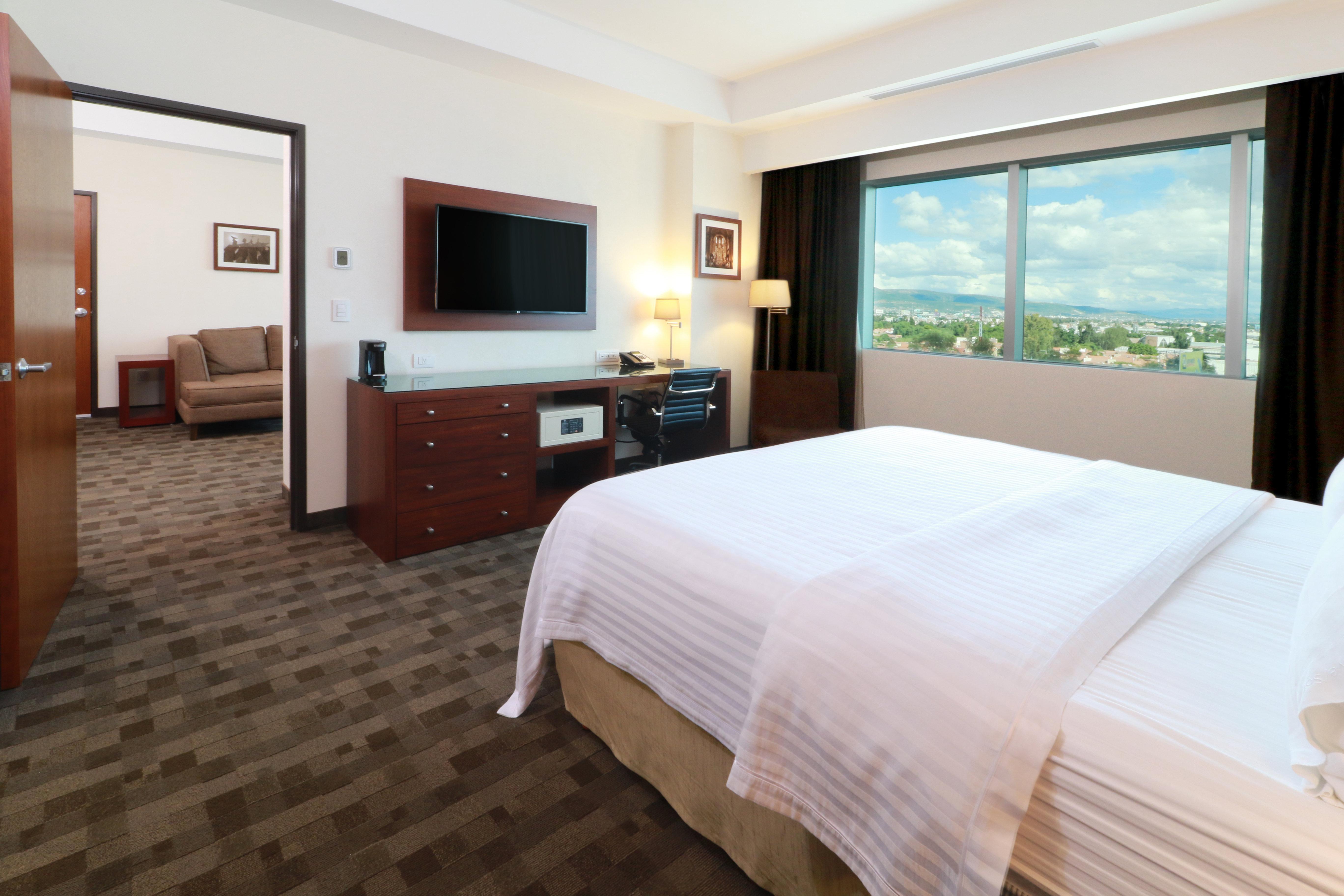 Holiday Inn & Suites Plaza Mayor By Ihg León Dış mekan fotoğraf
