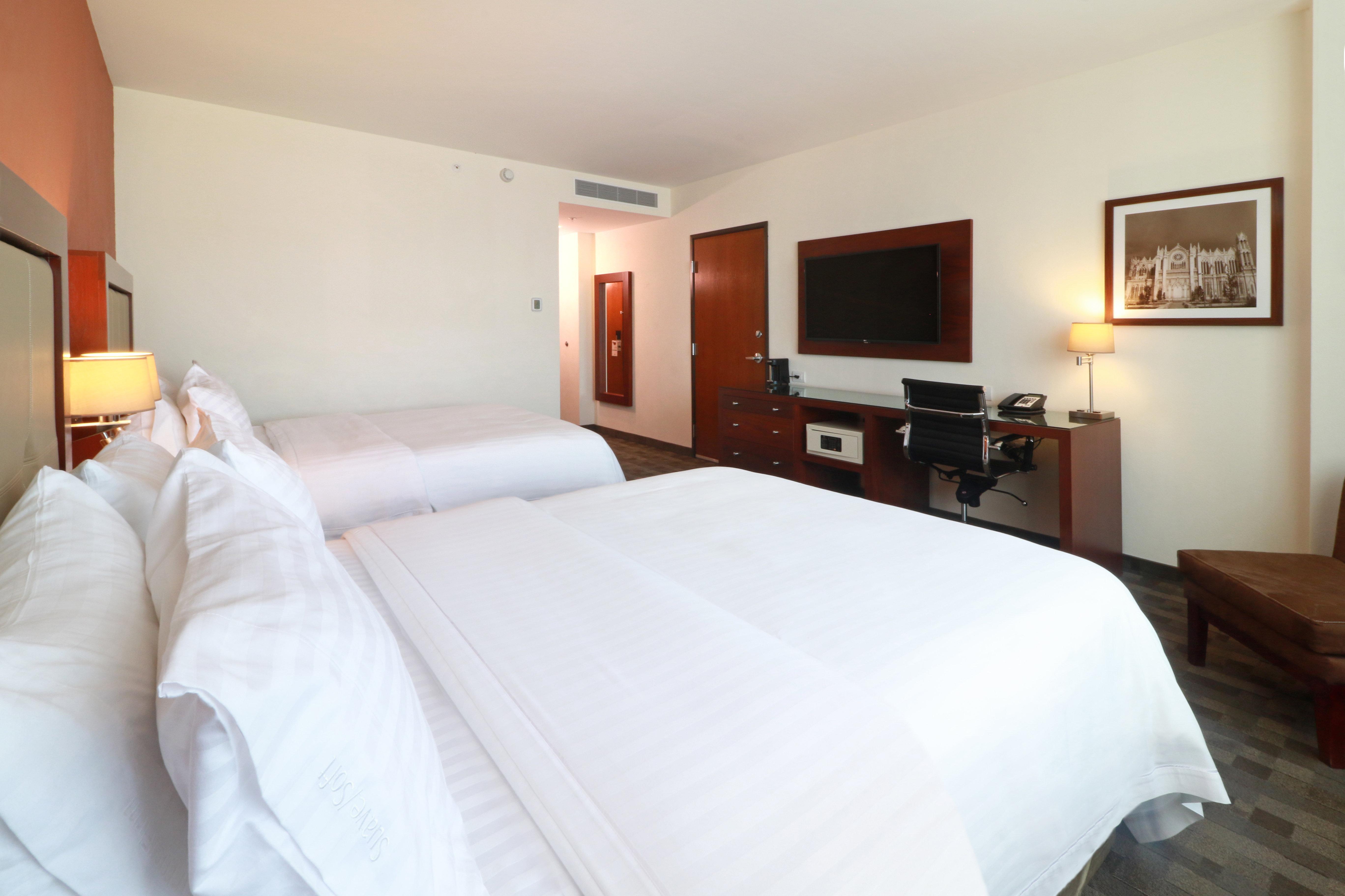 Holiday Inn & Suites Plaza Mayor By Ihg León Dış mekan fotoğraf
